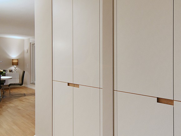 Eleganter Flurschrank